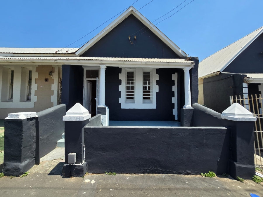 2 Bedroom Property for Sale in Woodstock Western Cape